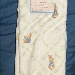 Peter Rabbit Decorative Throw Blanket - White
